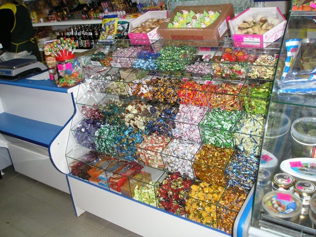 Купить стеклянную витрину в Минске по выгодным ценам в Галера СТ с ...